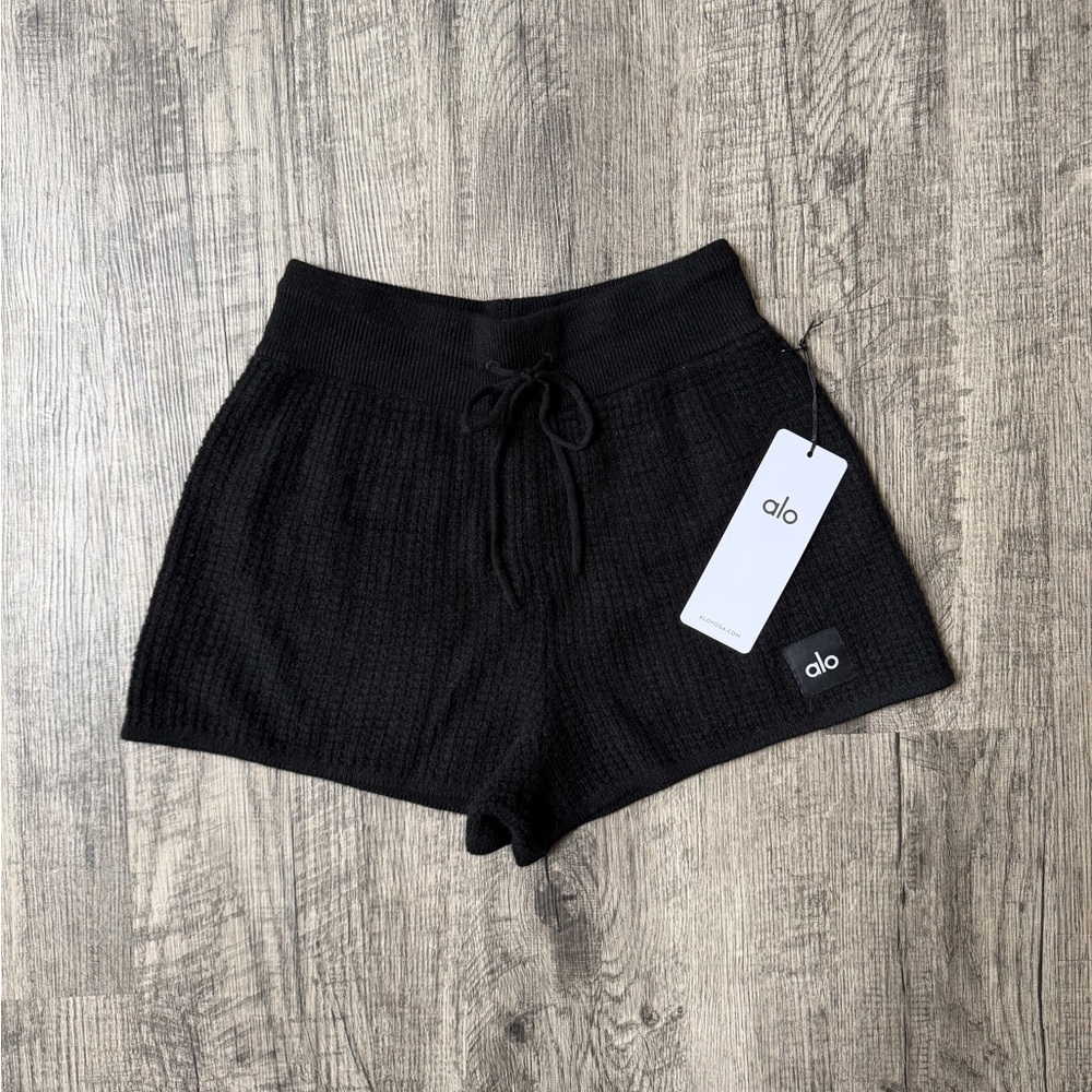ALO Cashemere Yoga Women's Black Athletic Shorts